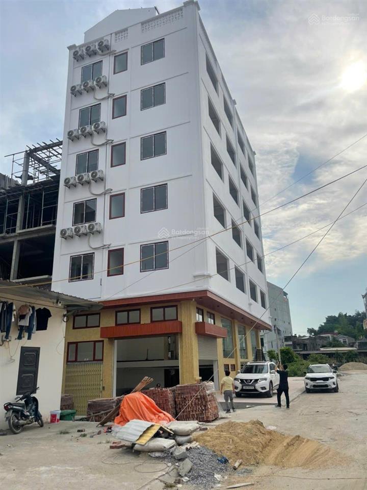 Bán toà 34p mới tinh. 144m2  3 mặt tiền tại quang châu. sẵn dòng tiền 1.8 tỷ / năm