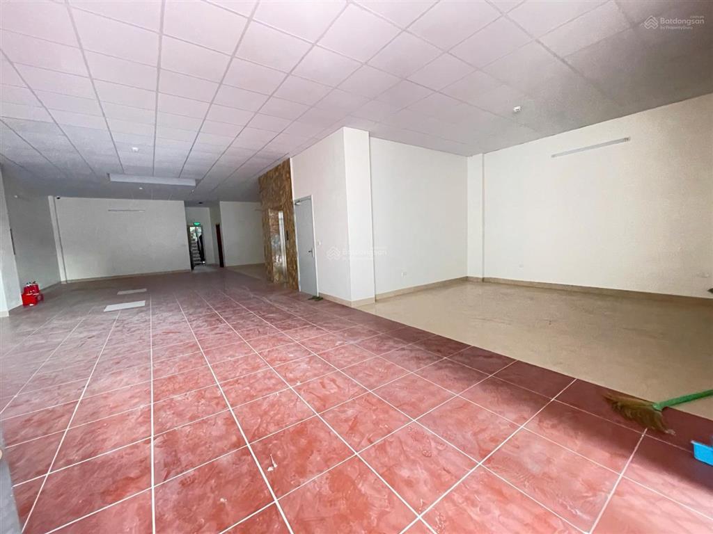 Tìm khách thuê nguyên căn tại quang châu căn 7 tầng tổng 39 phòng 37 phòng full nội thất + 2 phòng