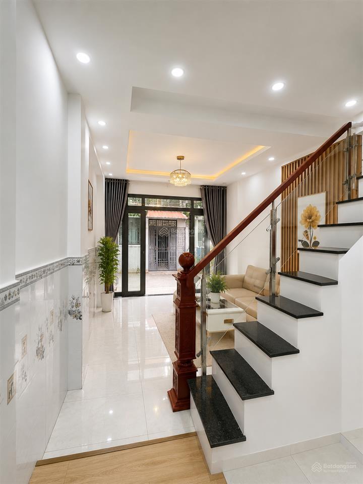 Bán nr ngay ga metro số 2, 4pn, 4wc, 65m2 tại tân bình, giá cực chất 9 tỷ vnd
