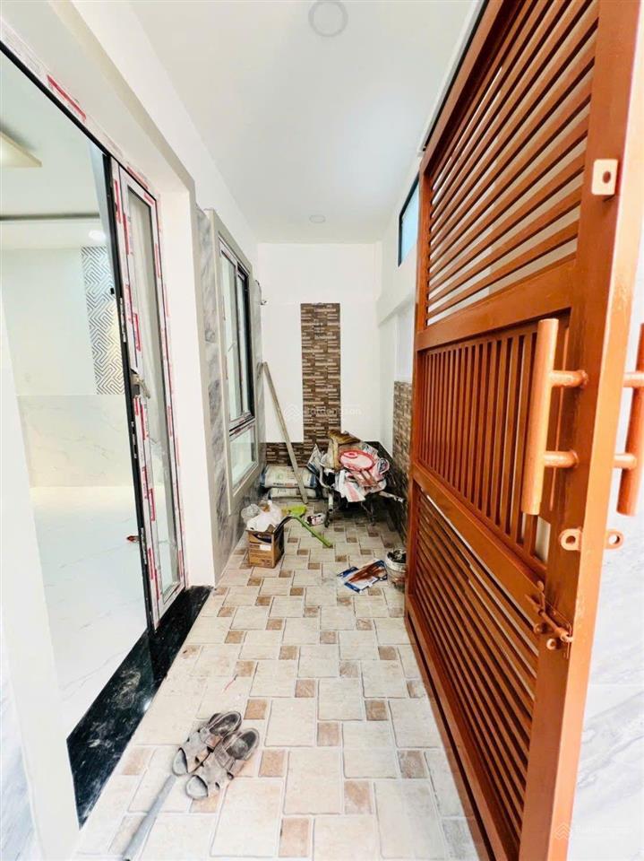 Nhà bán 2 tầng đẹp ở liền p. phú định quận 8  2pn  shr  gần chợ vạn nguyên  sd 62m2