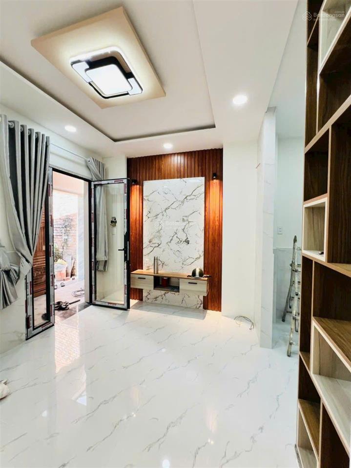 Nhà bán 2 tầng đẹp ở liền p. phú định quận 8  2pn  shr  gần chợ vạn nguyên  sd 62m2