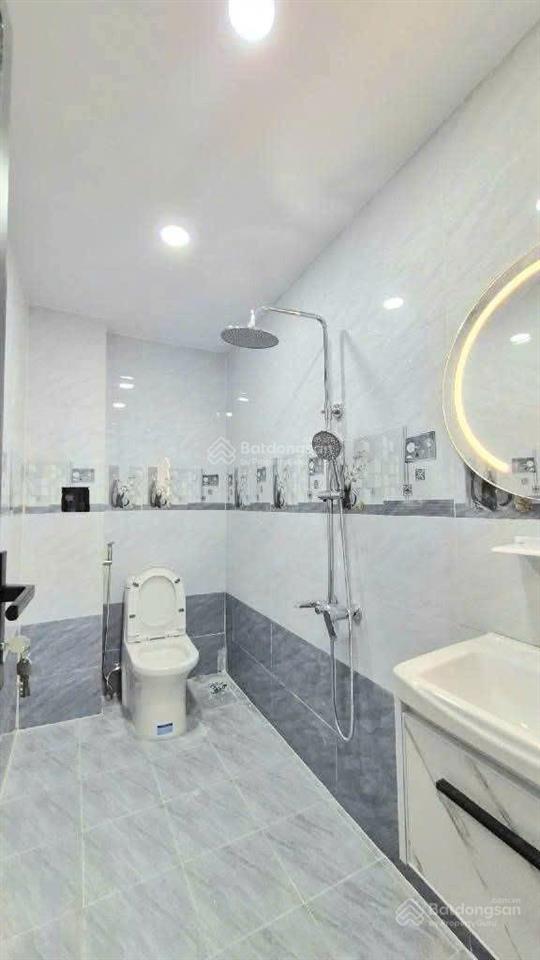 Nhà bán đẹp ở liền đường ba đình p10 quận 8  3pn . có 1 phòng ngủ trệt  40m2  shr hoàn công
