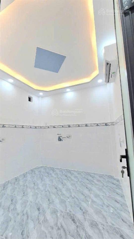 Nhà bán đẹp ở liền đường ba đình p10 quận 8  3pn . có 1 phòng ngủ trệt  40m2  shr hoàn công