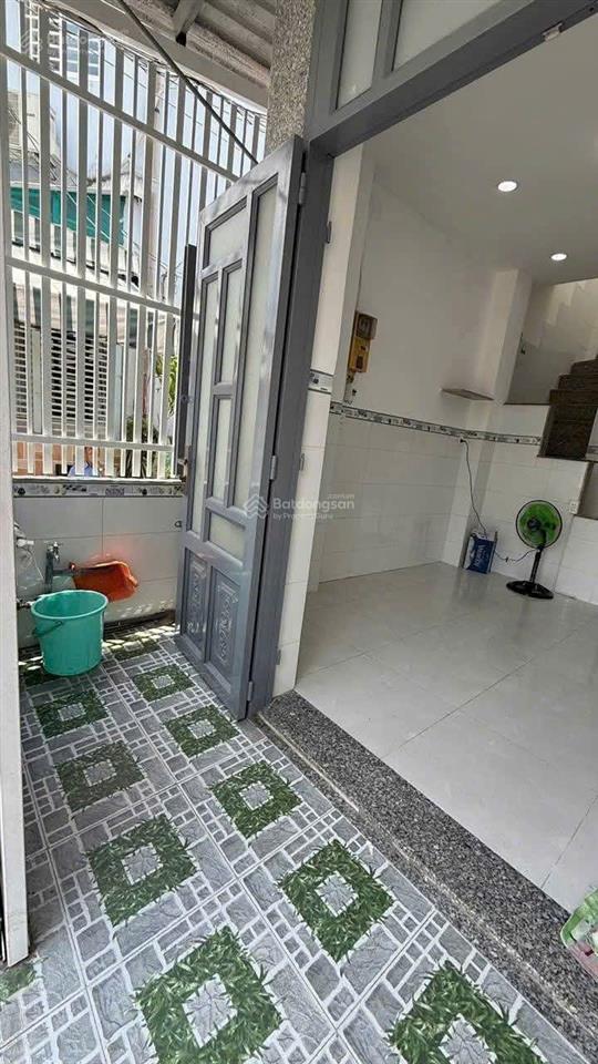 Bán nhà mặt tiền hẻm ụ cây p10 q8  3.2x8.5m nở hậu 4m  sổ hồng hoàn công  2pn  gần chợ xóm cũi