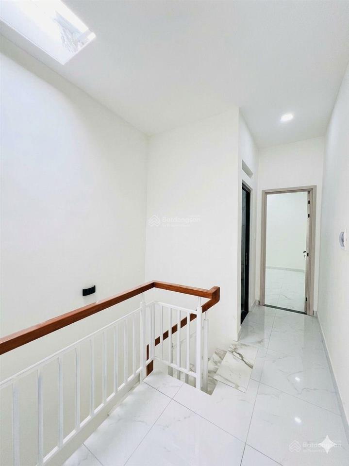 Nhà bán mới đúc 1 lầu 38,9m2  3pn  hoàn công đầy đủ cách mặt tiền lương văn can p15 q8 chỉ 30m