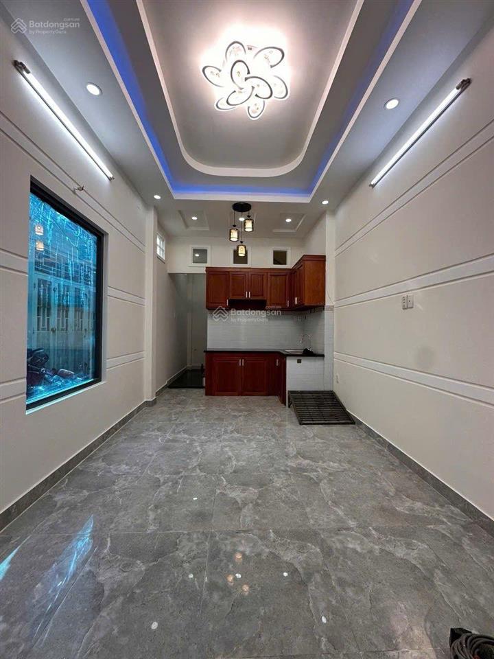 Nhà căn góc trần đình xu q1 3.2 11m 3 tầng chỉ 6.68 tỷ