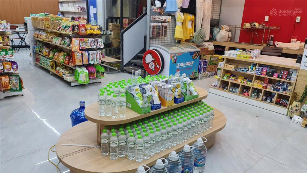 Chính chủ  bán căn shophouse liền kề dt sổ 112 m2 đang kinh doanh siêu thị và homestay.