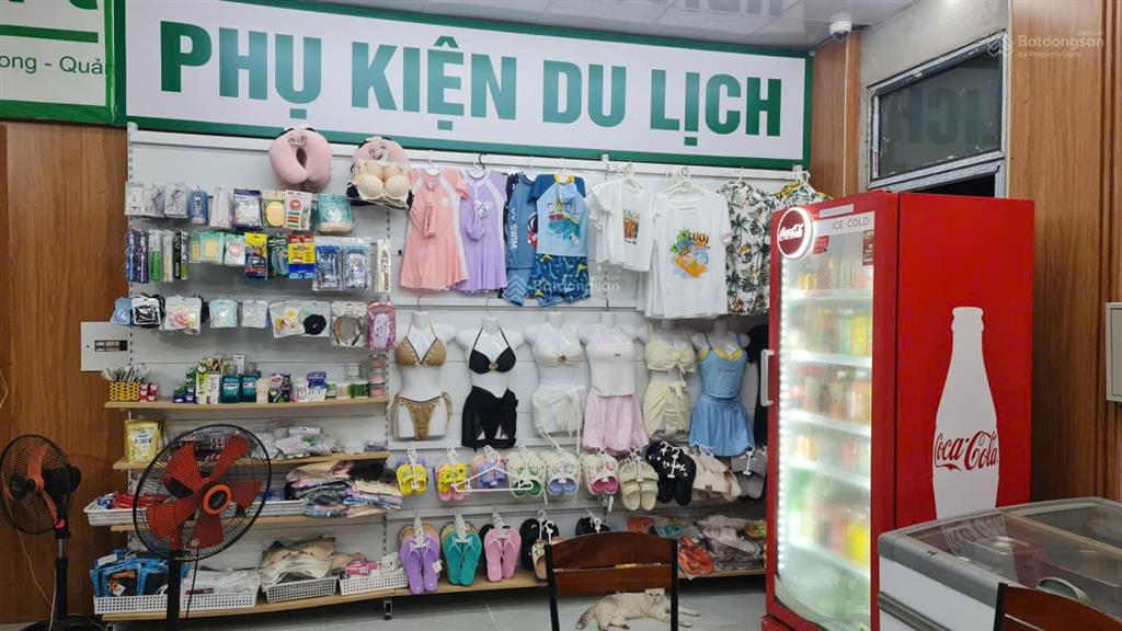 Chính chủ  bán căn shophouse liền kề dt sổ 112 m2 đang kinh doanh siêu thị và homestay.