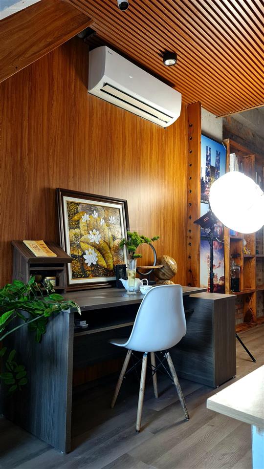 Chính chủ  bán căn shophouse liền kề dt sổ 112 m2 đang kinh doanh siêu thị và homestay.