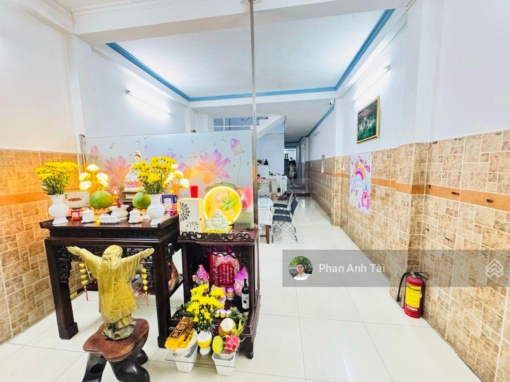 Bán nhà riêng tại dương quảng hàm, 13,5 tỷ, 130m2, giá ưu đãi