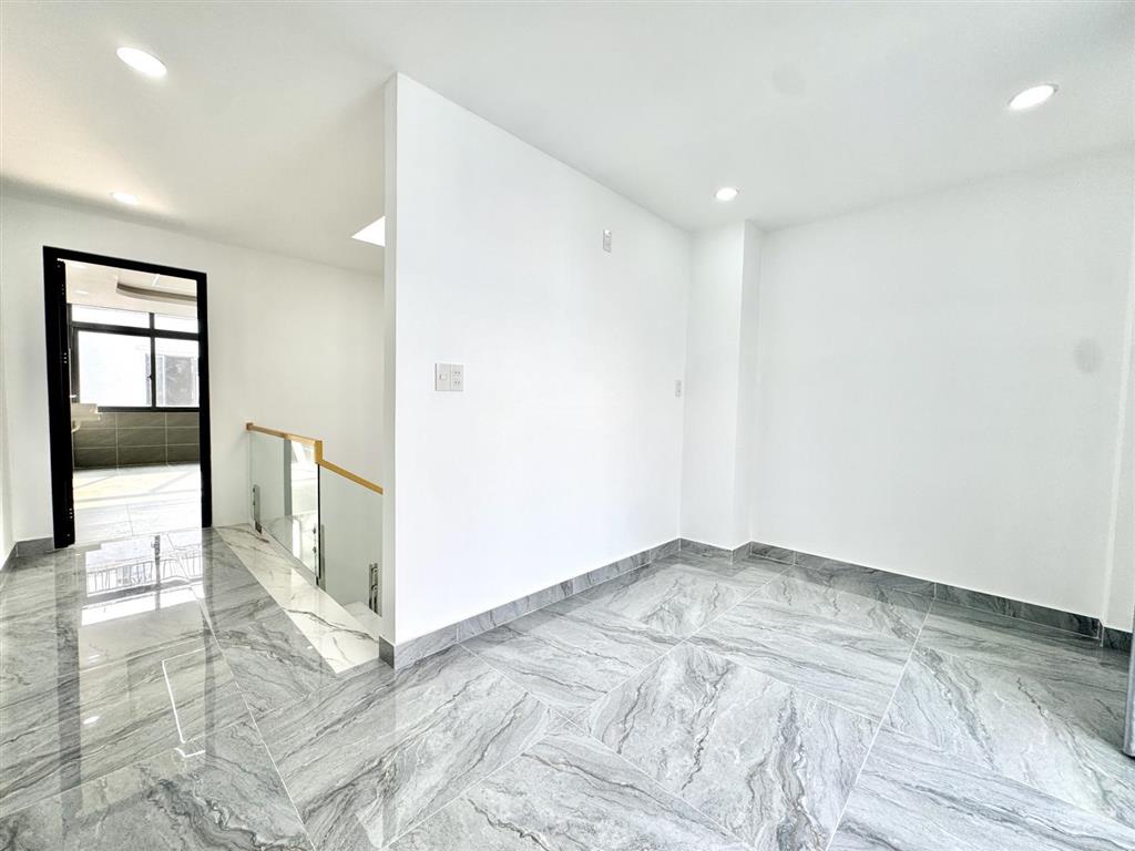Bán nhà đường thạnh xuân 25, 82m2 4,2x20, 5 tầng, hẻm 8m, chỉ 7 tỷ 290 còn tl