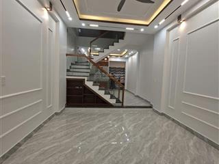 Nhà 3 tầng trần nhân tông  72m²  lô góc  ô tô  sân cổng  mặt ngõ 5m. giá nhỉnh hơn 3 tỷ