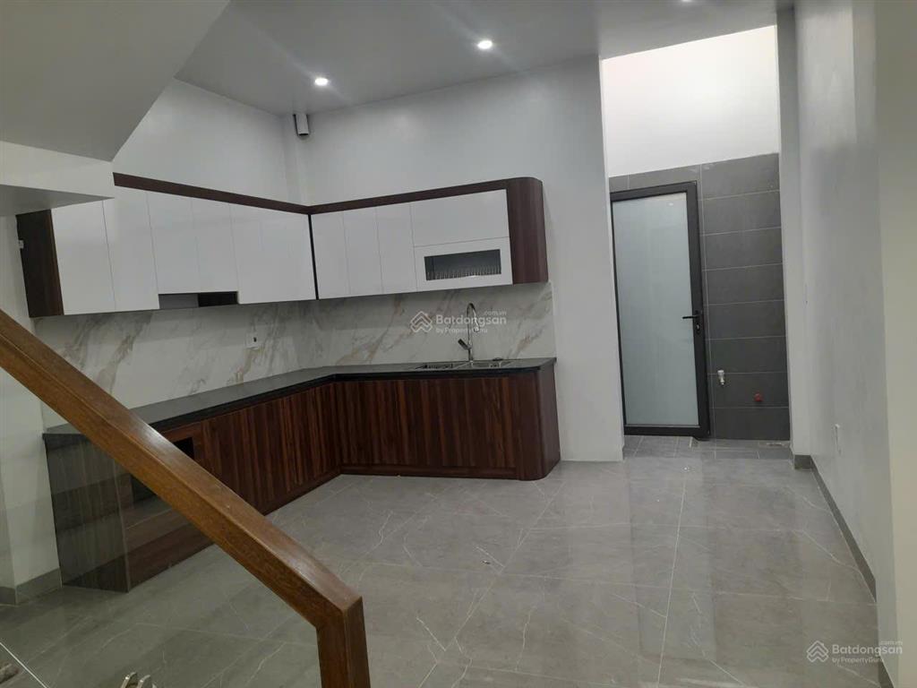 Chỉ 3 tỷ 999 tr chị hà cần bán căn nhà 2 tầng dt 75m2 tại tuyến 2 trường chinh  kiến an