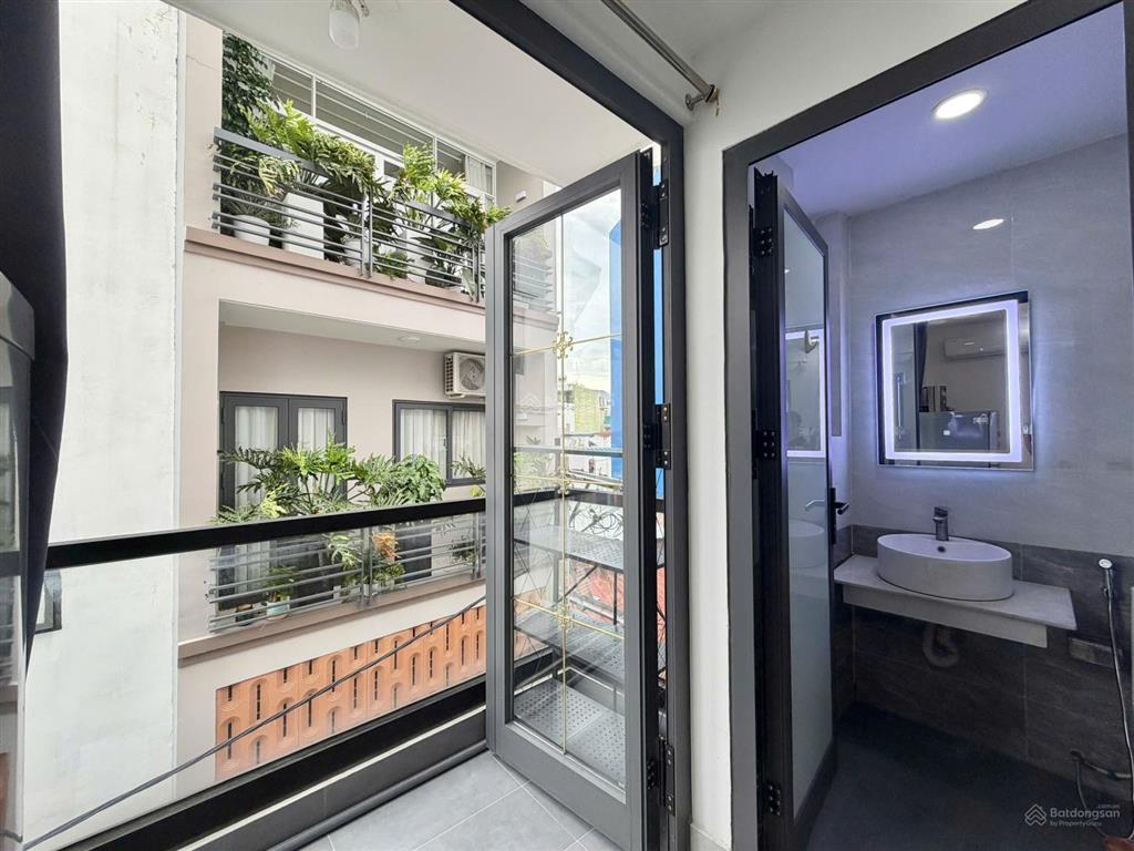 Khai trương căn hộ 30m2 full nội thất mới 100% ban công hoàng hoa thám, bình thạnh