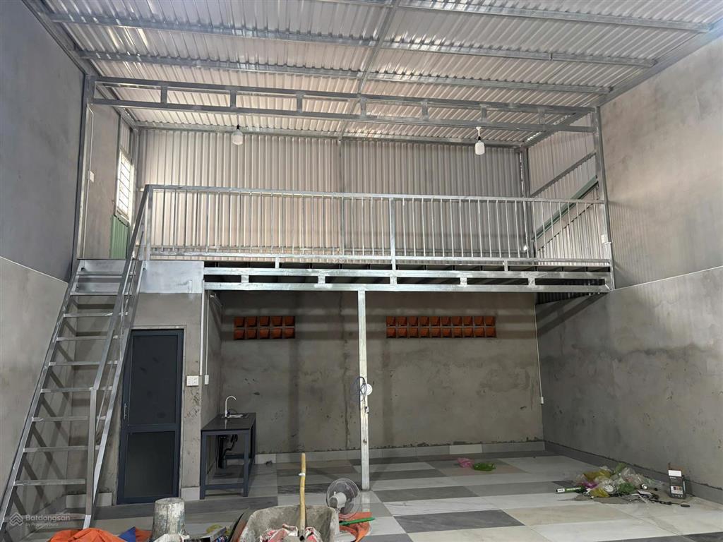 Nhà cấp 4 gác lửng, diện tích 100m2 thổ cư 50m2