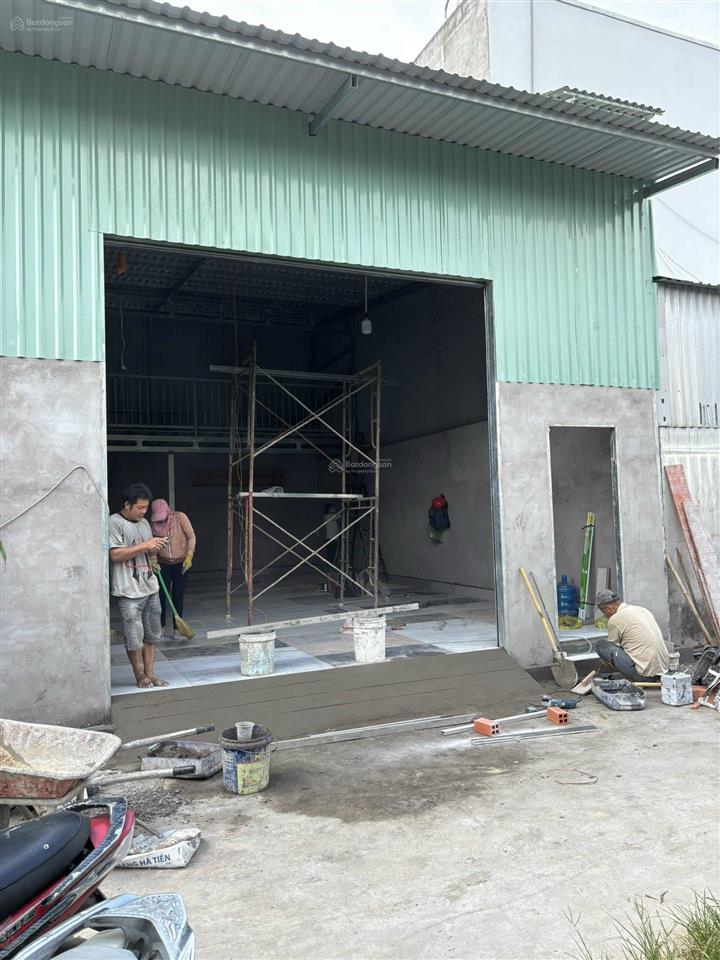 Nhà cấp 4 gác lửng, diện tích 100m2 thổ cư 50m2