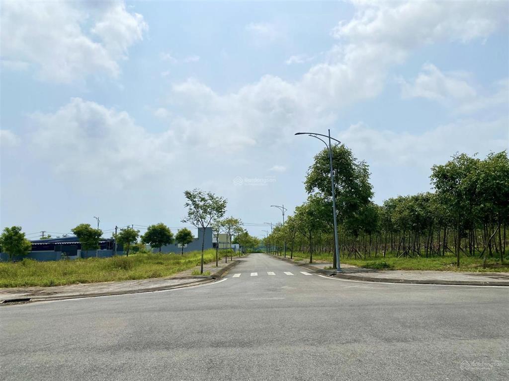 Duy nhất 01 lô block lkb.22  trục đường thông, view quỹ đất giáo dục, hướng nam tài lộc.
