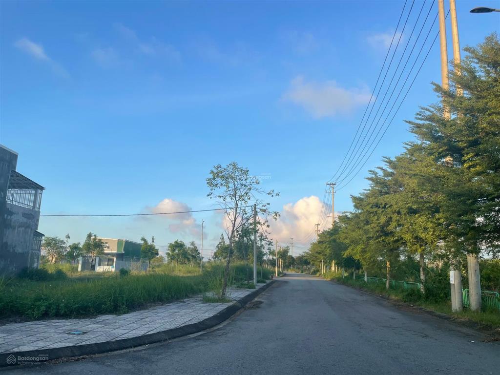 Hiếm 01 lô lkb.22 msl trục đường thông, view quỹ đất giáo dục