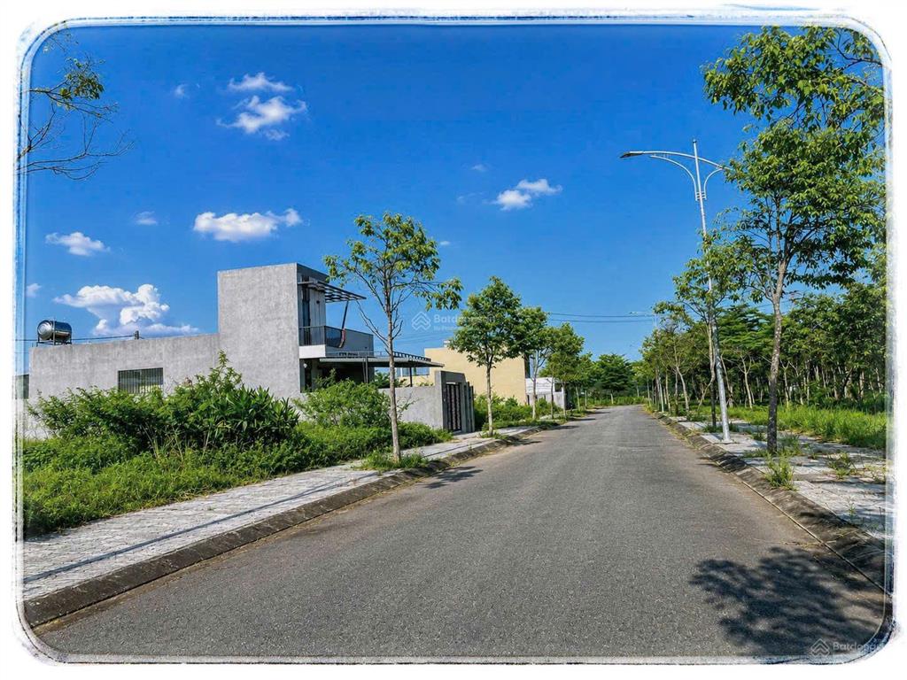 Hiếm 01 lô lkb.22 msl trục đường thông, view quỹ đất giáo dục
