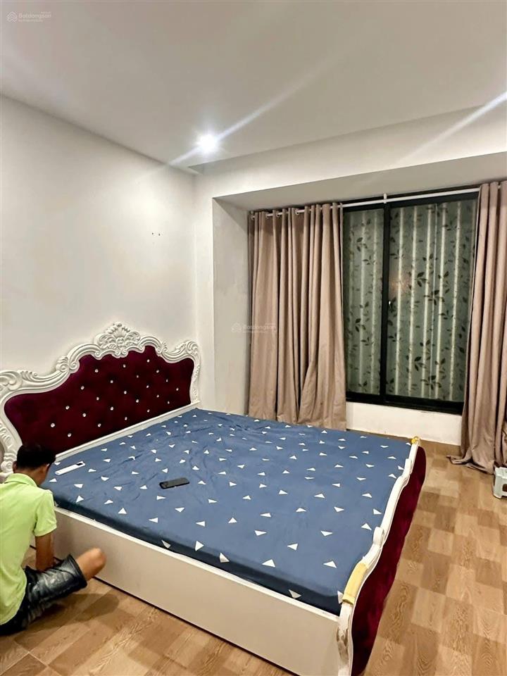 Bán nr 4pn, 3wc, 40m2, 11 tỷ tại phan đình giót, hà nội