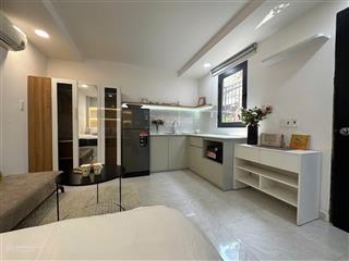 Trống lại phòng cửa sổ trời gần etwon cộng hoà trục đường thuận tiện di chuyển qua sân bay tân bình