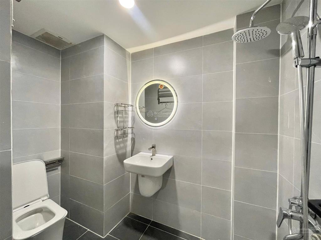 Căn hộ mới gần etown cộng hoà  ga t3 cửa sổ trời  máy giặt riêng gần các trường đại học