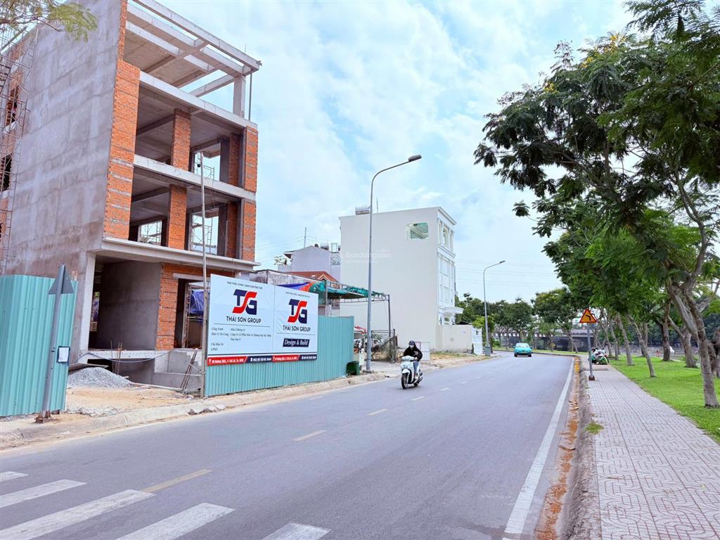 Duy nhất! đất đẹp view trực diện sông & công viên. dt 12x19m (200m2). giá chỉ 41 tỷ tl
