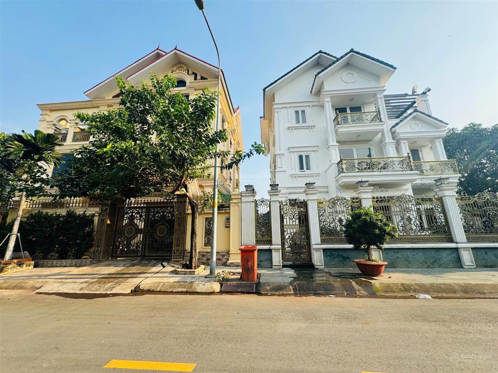 Duy nhất 1 nền sổ cá nhân dt 8x22m khu dc đông thủ thiêm, btđ xd hầm 4 tầng giá 18,5 tỷ