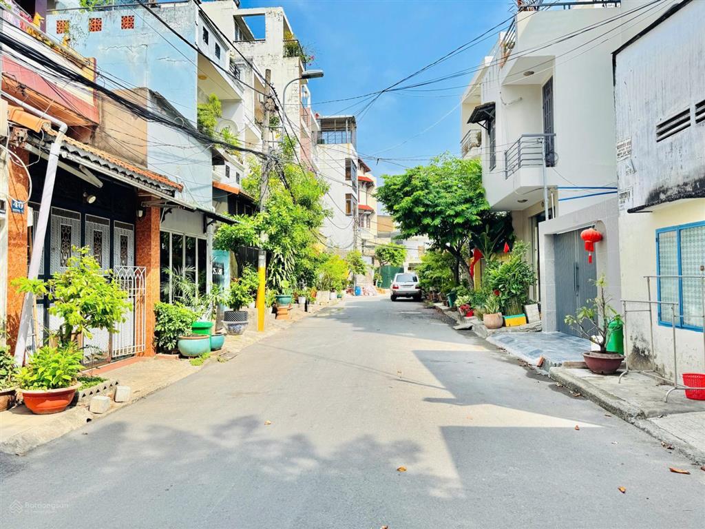 Ngộp bank! cần bán gấp lô đất đường 12 trần não. dt 11x25, xd hầm/6tầng. giá 130tr/m2