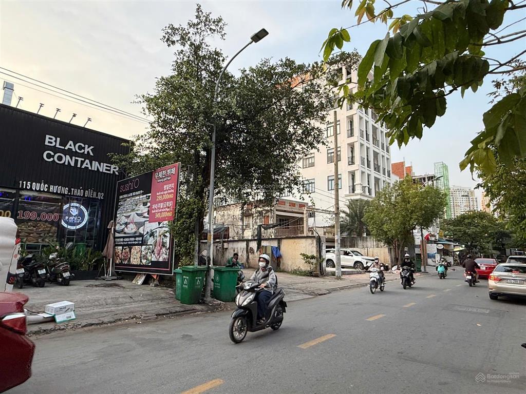 Đất đẹp để xây chdv đường quốc hương. dt 11x24 (240m2). có ccxd 1hầm/8tầng. giá 32 tỷ tl