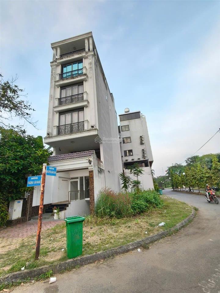 Chỉ 28 tỷ sở hữu ngay nhà mt trương văn bang, q2. dt 5x21. kết cấu 5 tầng. giá cực tốt