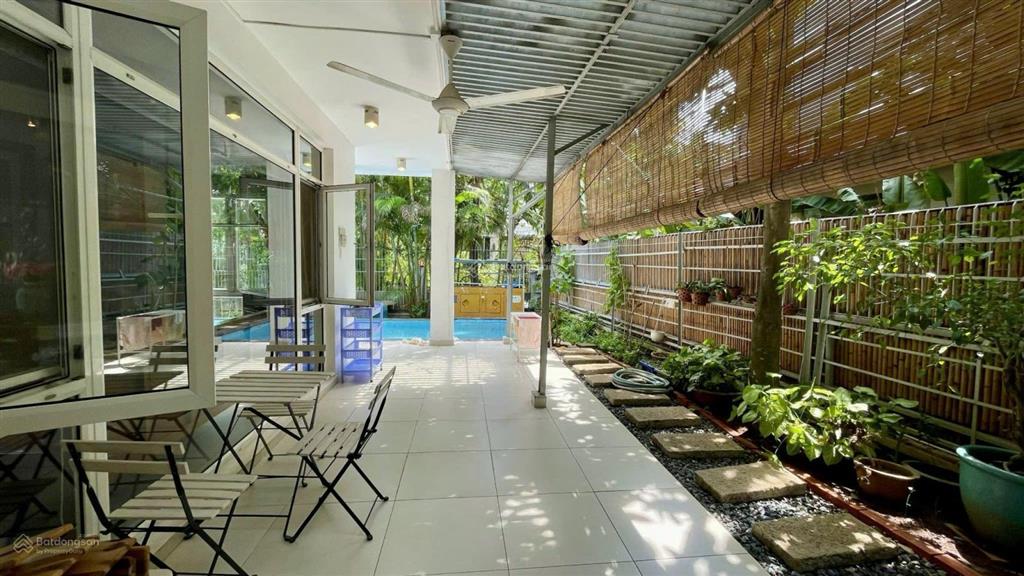 Hàng kín! bán biệt thự hồ bơi nguyễn văn hưởng thảo điền, dt 20x33m nh 3 tầng mới giá chỉ 85 tỷ