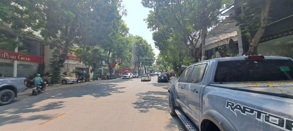 Giá tốt đầu tư  đất đẹp 2 mặt tiền nguyễn văn hưởng, thảo điền, q2. dt 18x25. giá chỉ 220tr/m2 tl
