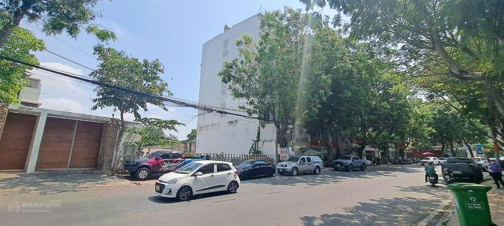 Giá tốt đầu tư  đất đẹp 2 mặt tiền nguyễn văn hưởng, thảo điền, q2. dt 18x25. giá chỉ 220tr/m2 tl