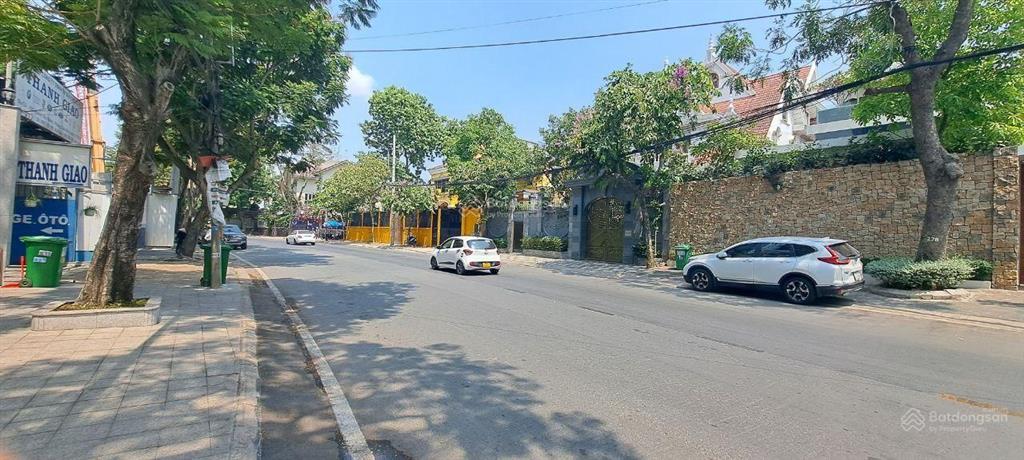 Giá tốt đầu tư  đất đẹp 2 mặt tiền nguyễn văn hưởng, thảo điền, q2. dt 18x25. giá chỉ 220tr/m2 tl