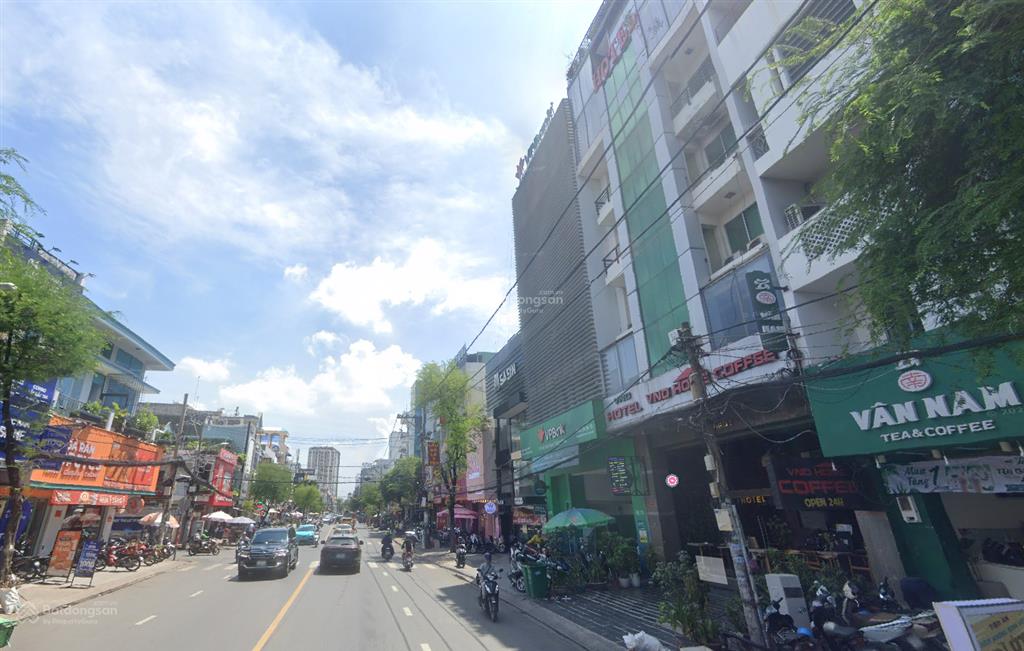 Siêu phẩm đầu tư nhà mt nguyễn gia trí, quận bình thạnh. đoạn đẹp, sung. dt 4.4x20. giá chỉ 30 tỷ