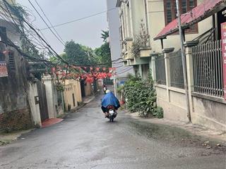 Nhà đẹp ở ngay  gần bảo tàng đại tướng nguyễn chí thanh ô tô đi vào tận cổng.