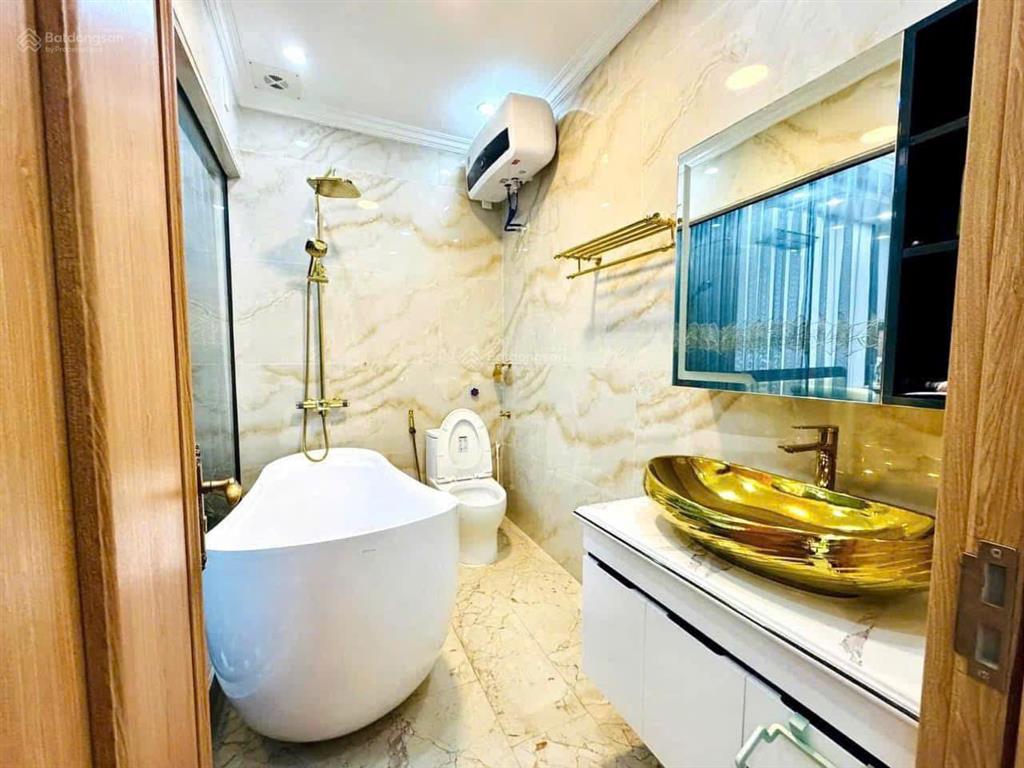 Cực phẩm nhà phố tuyến 2 văn cao  nhà 5 tầng có thang máy  ô tô đỗ cửa