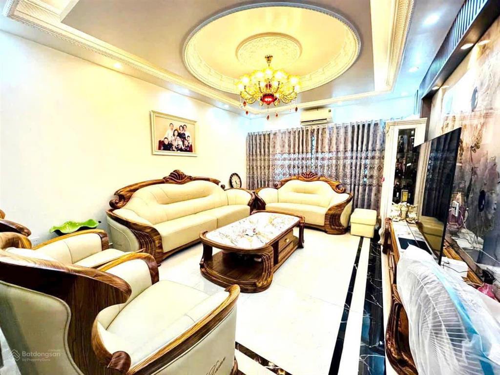 Cực phẩm nhà phố tuyến 2 văn cao  nhà 5 tầng có thang máy  ô tô đỗ cửa