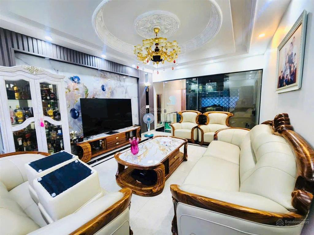 Cực phẩm nhà phố tuyến 2 văn cao  nhà 5 tầng có thang máy  ô tô đỗ cửa