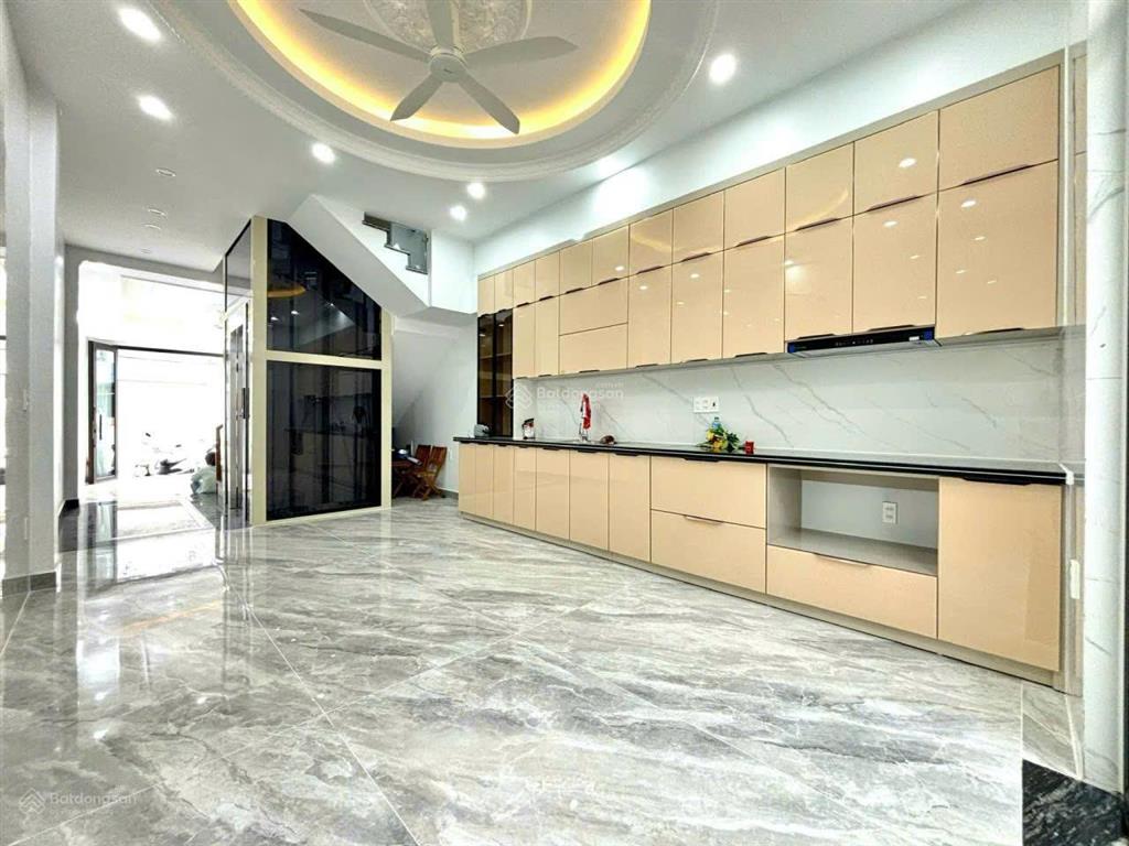Nhà đẹp thang máy  full nội thất  phân lô lê hồng phong
