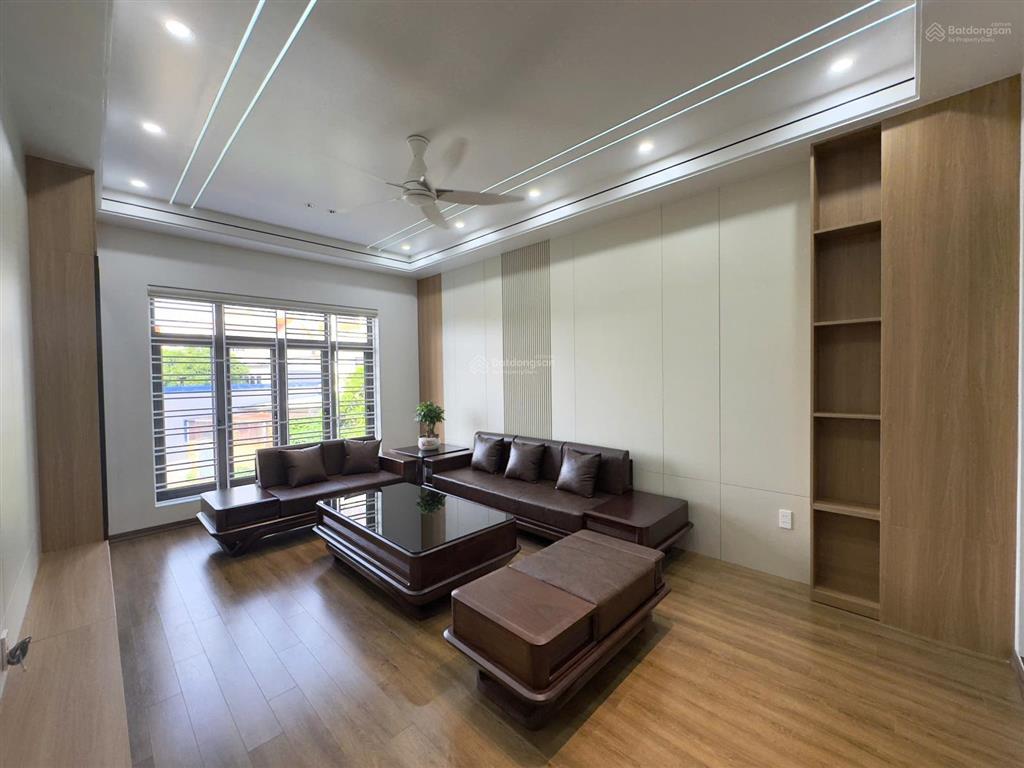 Nhà đẹp thang máy  full nội thất  phân lô lê hồng phong