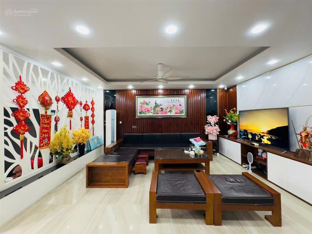 Hạ giá 500 triệu  bán nhanh  chỉ còn nhô 16 tỷ.
biệt thự sân vườn tuyến 2 đường 30m văn cao