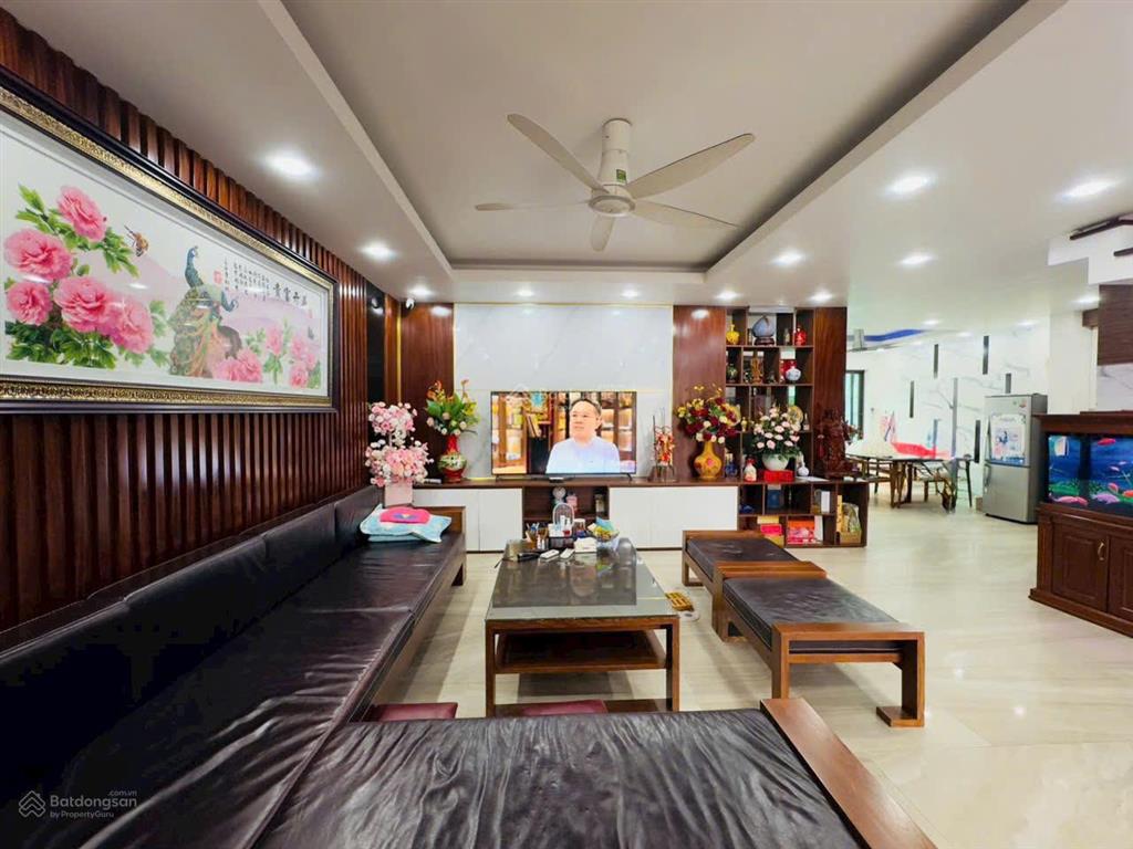 Hạ giá 500 triệu  bán nhanh  chỉ còn nhô 16 tỷ.
biệt thự sân vườn tuyến 2 đường 30m văn cao