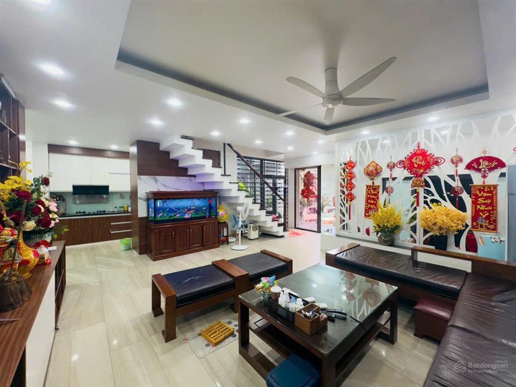 Hạ giá 500 triệu  bán nhanh  chỉ còn nhô 16 tỷ.
biệt thự sân vườn tuyến 2 đường 30m văn cao