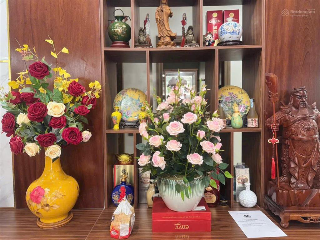 Hạ giá 500 triệu  bán nhanh  chỉ còn nhô 16 tỷ.
biệt thự sân vườn tuyến 2 đường 30m văn cao