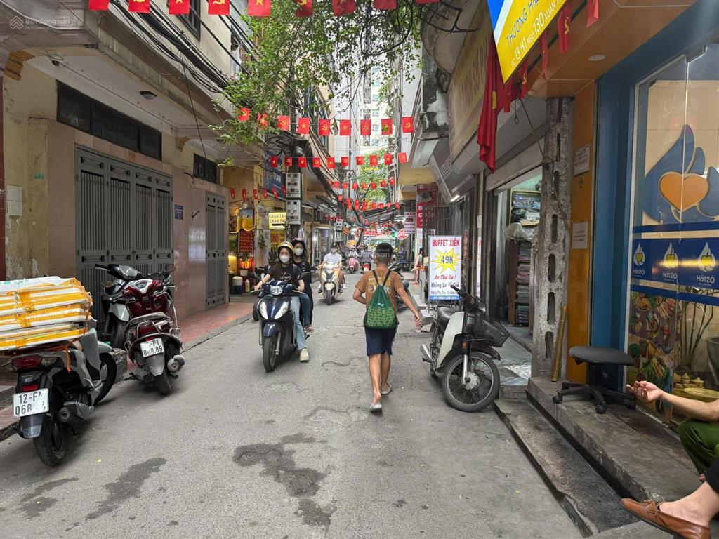 Bán nhà riêng mặt ngõ 130 xuân thủy, 42m2, 4 tầng, mt 4.6m, kd, 2 thoáng, 16.5 tỷ, cần tiền bán gấp
