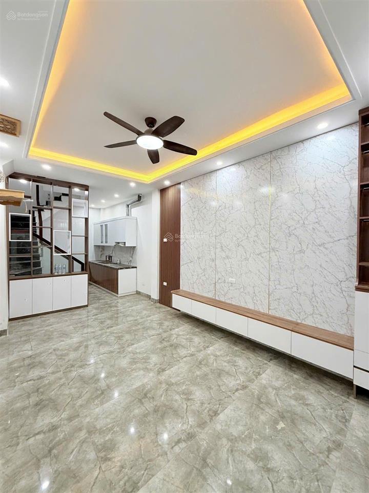 Bán nhà mới phố hồ tùng mậu, 33m2, 5 tầng, gần ô tô, full nội thất, nhỉnh 8 tỷ hiếm