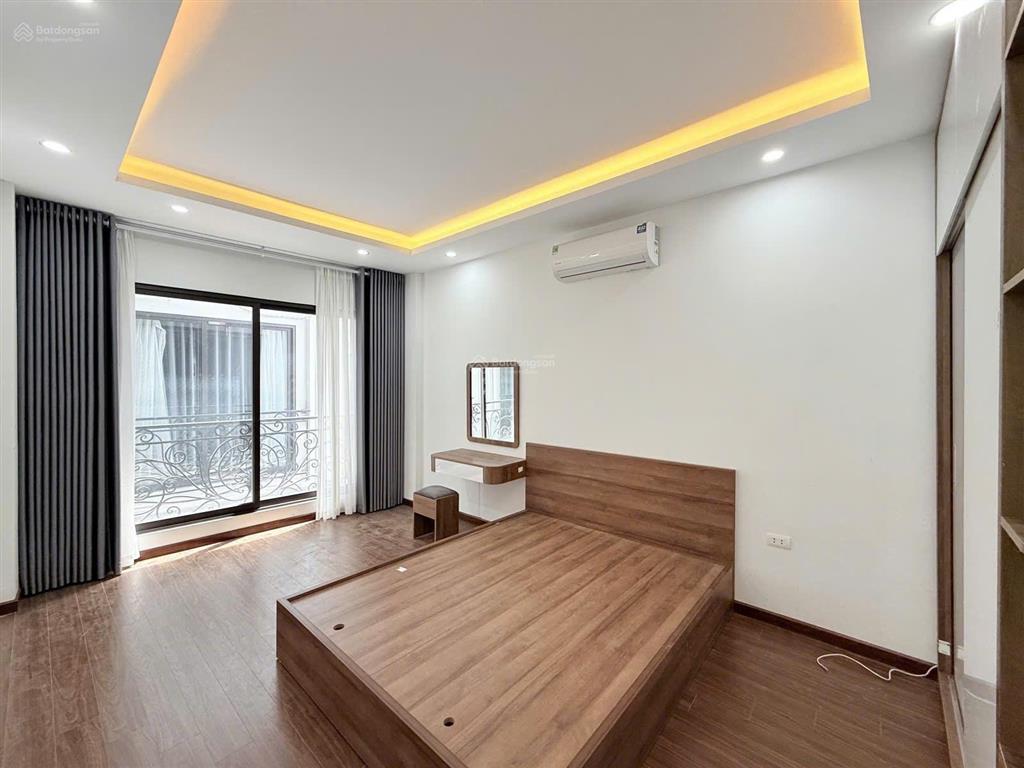 Bán nhà mới phố hồ tùng mậu, 33m2, 5 tầng, gần ô tô, full nội thất, nhỉnh 8 tỷ hiếm