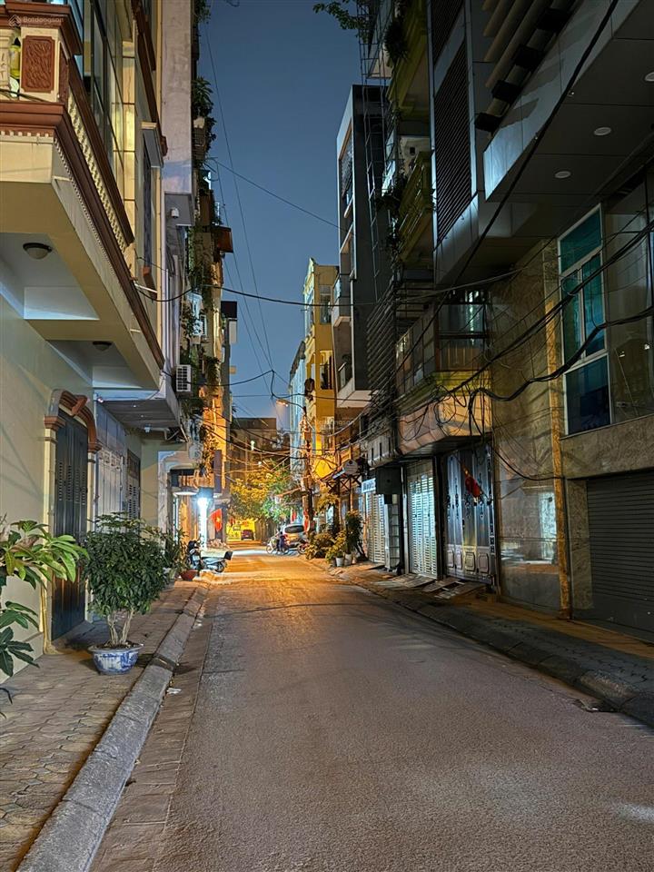 Bán nhà 5 tầng ngõ 106 hoàng quốc việt, 50m2, ô tô tránh, kd, 19 tỷ  hiếm  đường 7m  hiếm